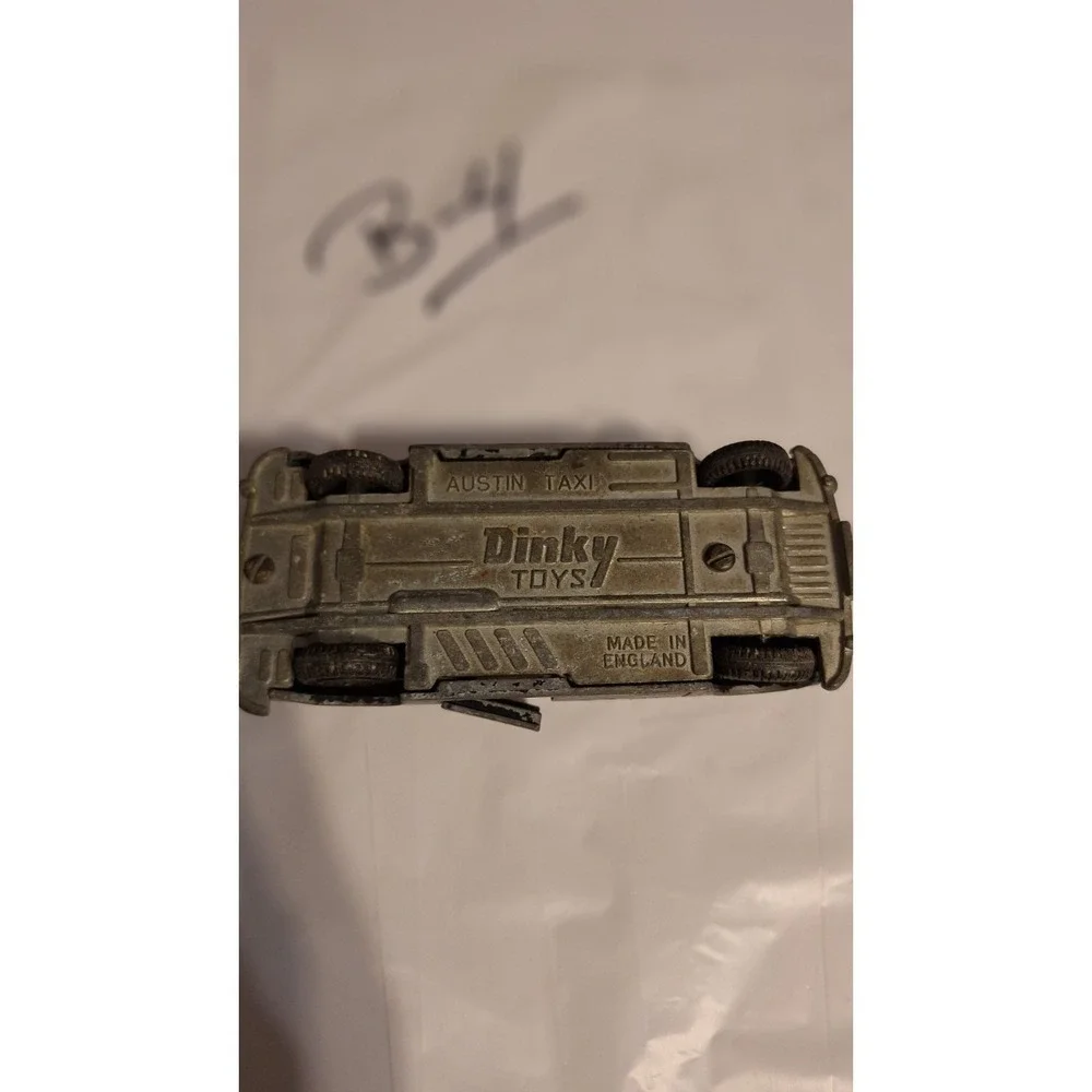 VINTAGE DINKY TOYS RENAULT PRAIRIE 24H DIECAST CAR FRANCE 1:43 SCALE